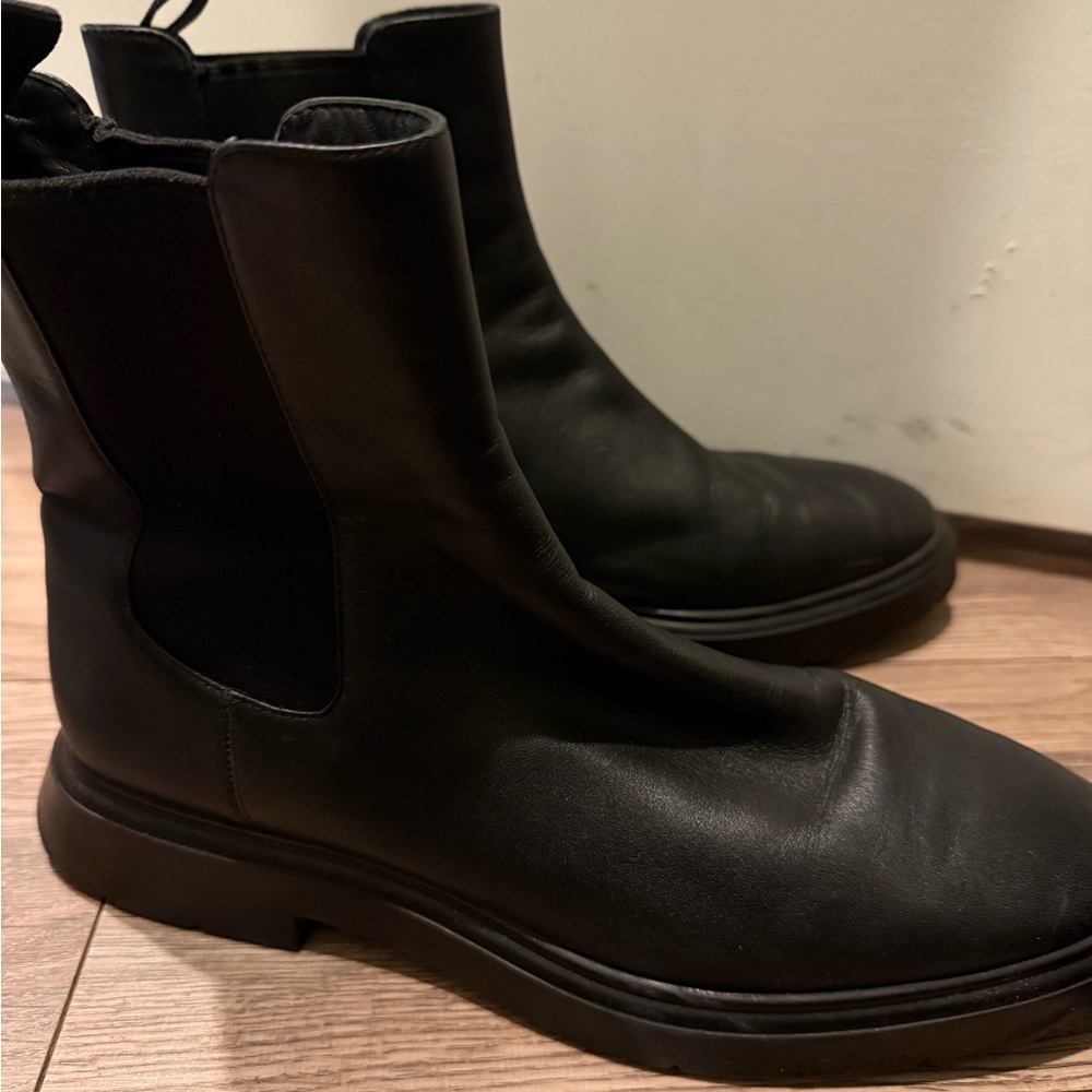 Stuart Weitzman black boots size 9